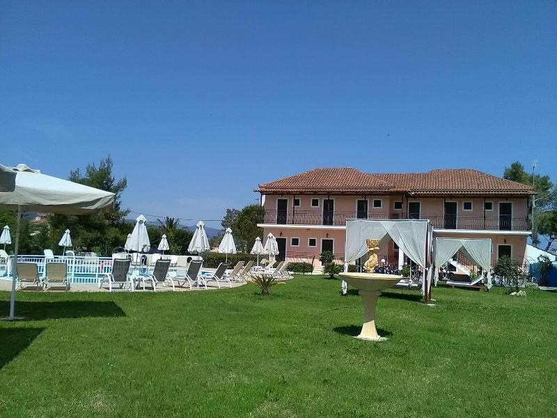 Eleni'S Garden & Castello Suites Alikanász Kültér fotó