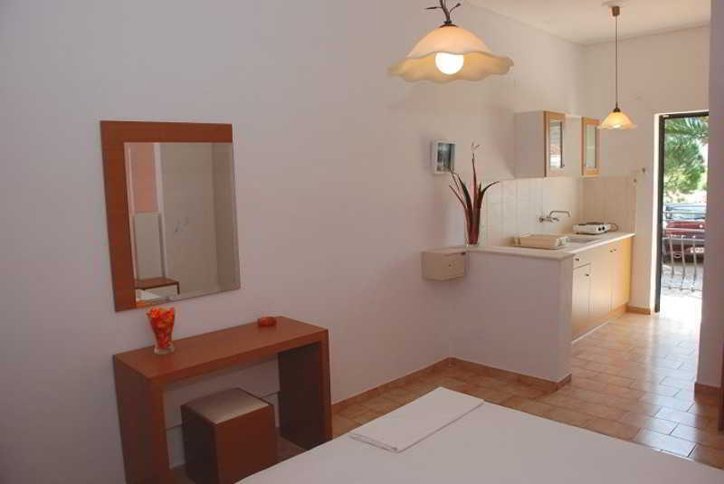 Eleni'S Garden & Castello Suites Alikanász Kültér fotó