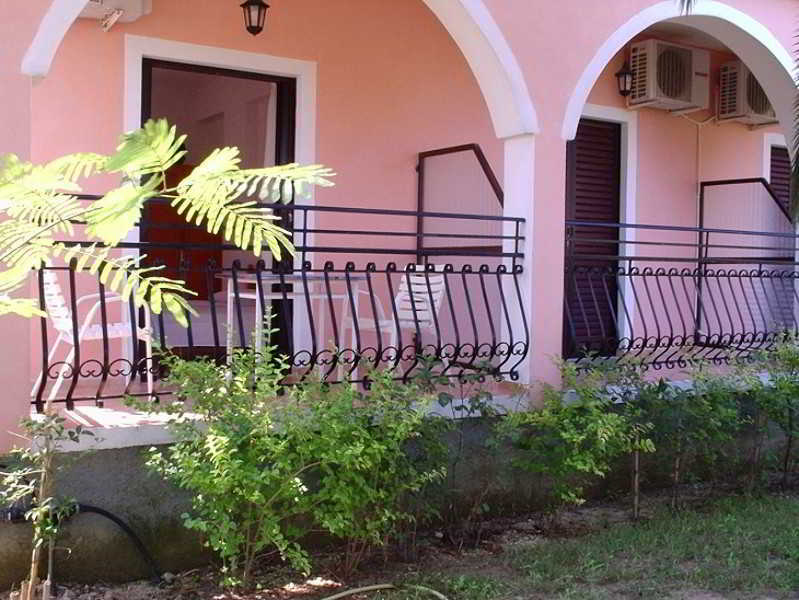 Eleni'S Garden & Castello Suites Alikanász Kültér fotó