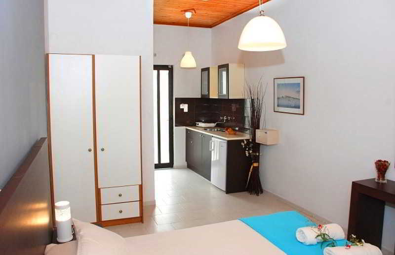 Eleni'S Garden & Castello Suites Alikanász Kültér fotó